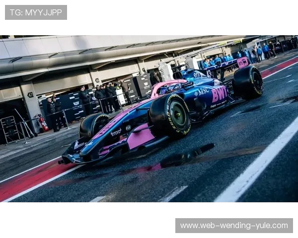 梅赛德斯与红牛赛季争夺激烈 F1最新排名与赛程分析